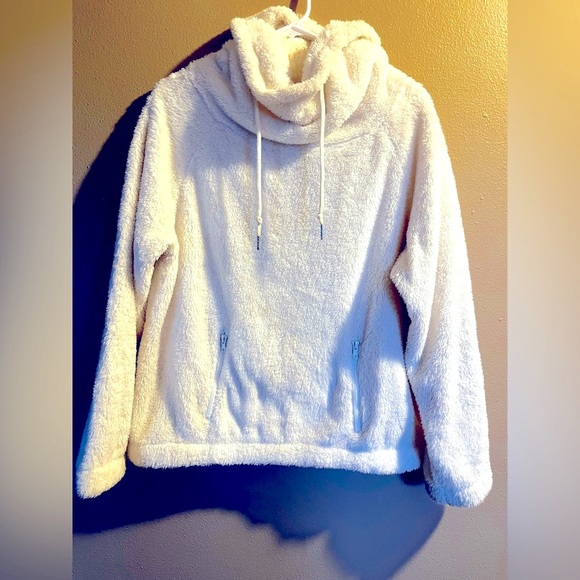Women’s  fleece pullover top/ jacket with zipper side pockets. Size M/L - Picture 1 of 4